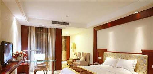 Jinan Zhuo Rui Hotel Hongjialou Екстериор снимка