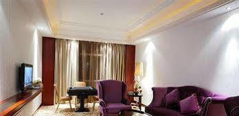 Jinan Zhuo Rui Hotel Hongjialou Екстериор снимка